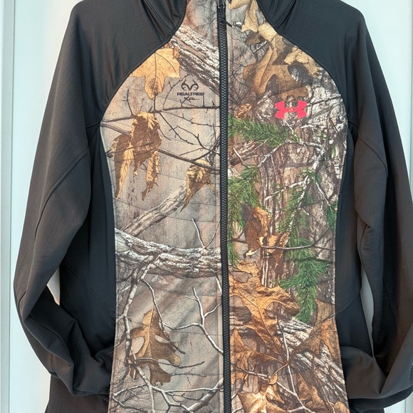 Under Armour Realtree Camo Jacket with Grey Accents - Picture 1 of 4